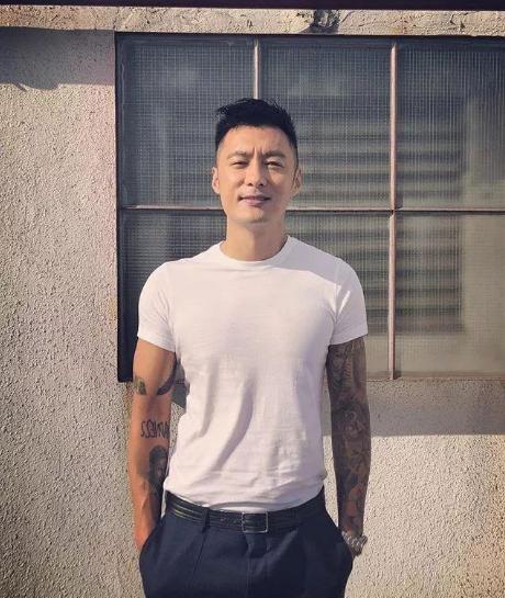 男发两侧不露头皮修剪技巧,男生发尾干枯分叉怎么剪