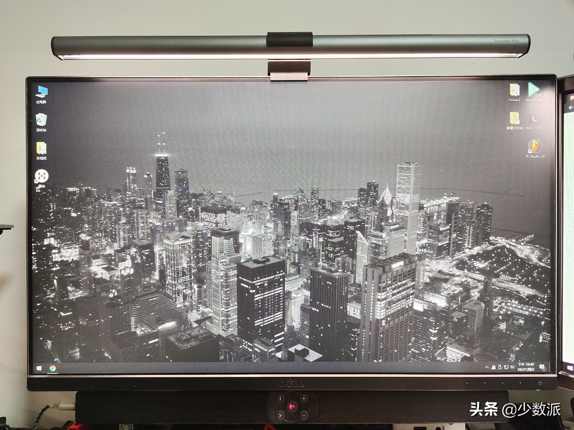 这也许是设备最多的桌面？我的「实用主义器材派」桌面分享