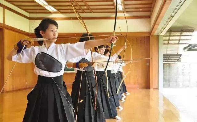 跟电视剧的主角学射箭？当心没学会就得病了