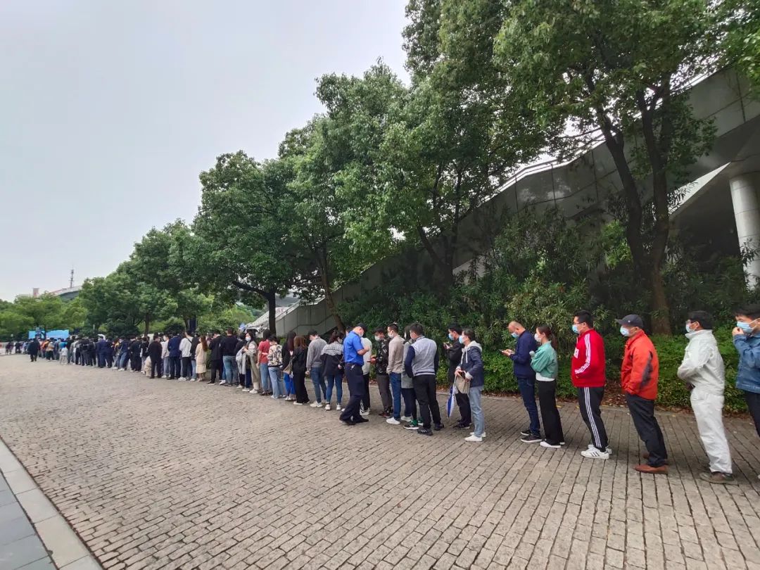 守护合肥最大新冠疫苗方舱接种点，伊利在行动