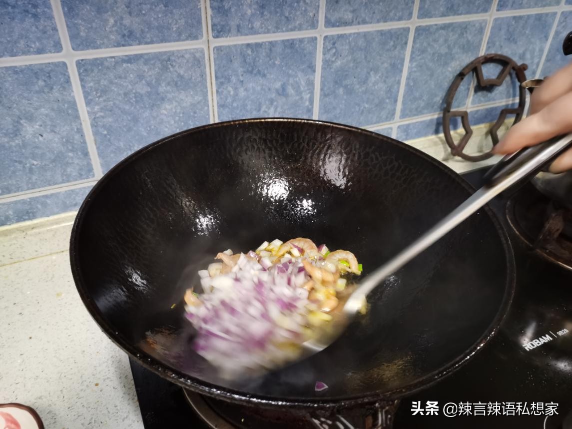 蒜香味虾扯蛋,虾扯蛋简单美味