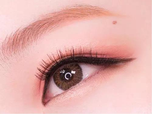 亮色眼影颜色搭配和画法美炸天,眼影画法新手亮色系列