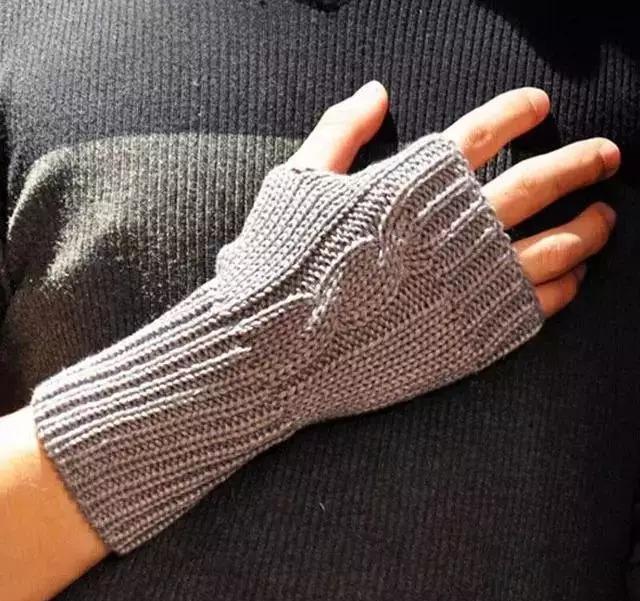 旧毛衣手工针织帽,旧毛衣改袜子帽子手套