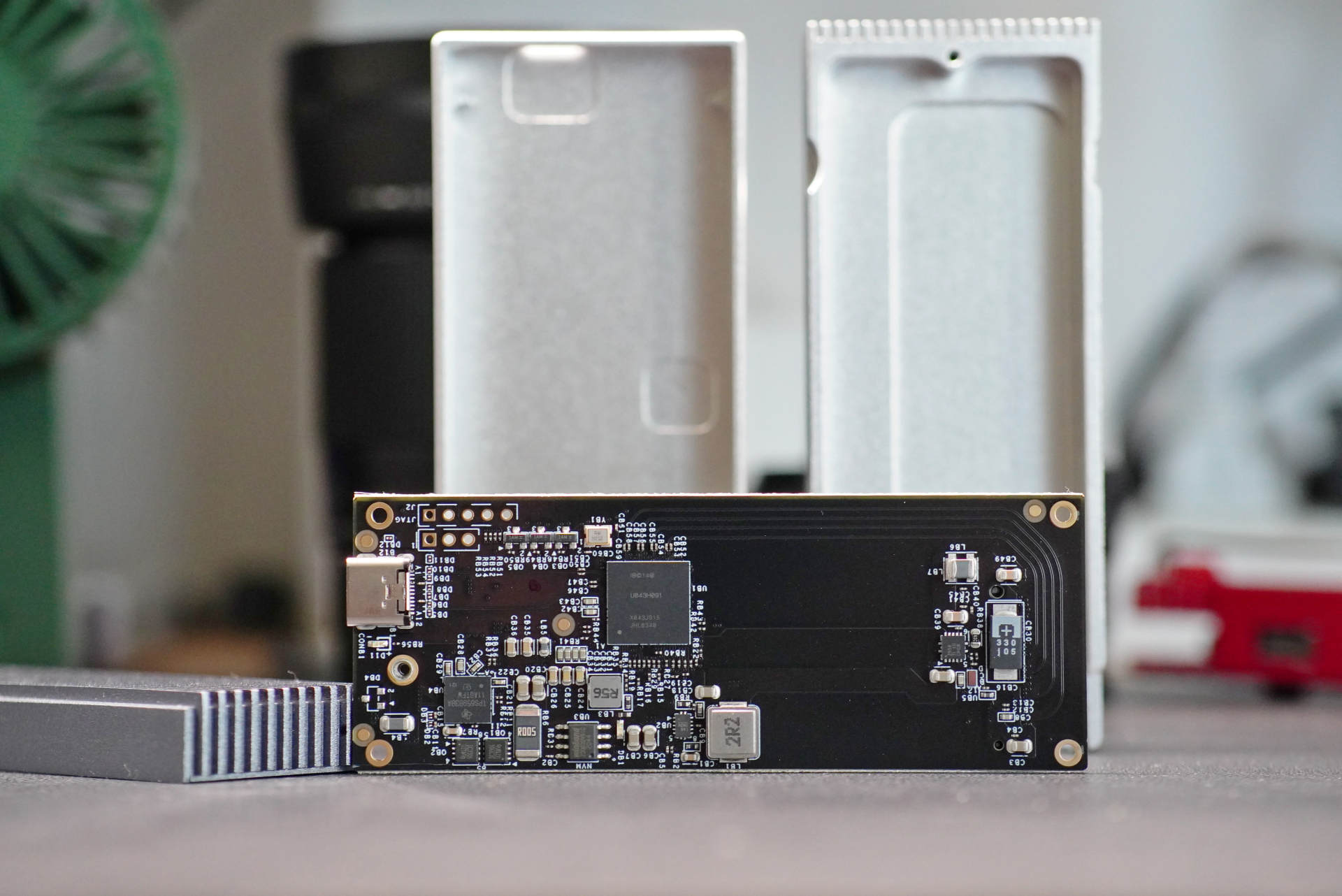 雷电3移动硬盘盒测试,雷电3硬盘盒使用感受