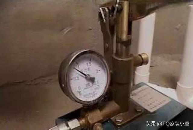 新房装修厕所水管安装,装修水管安装多少钱一米