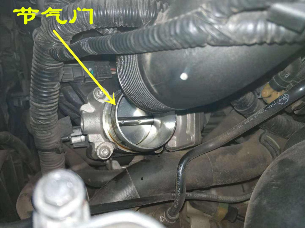 自己动手免拆清洗积碳节气门,如何自己动手清洁节气门