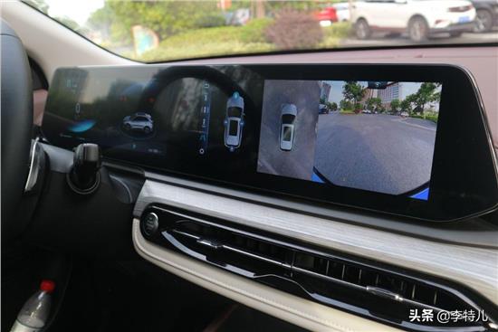 宝石蓝最好看的车型,宝石蓝车给人的感觉