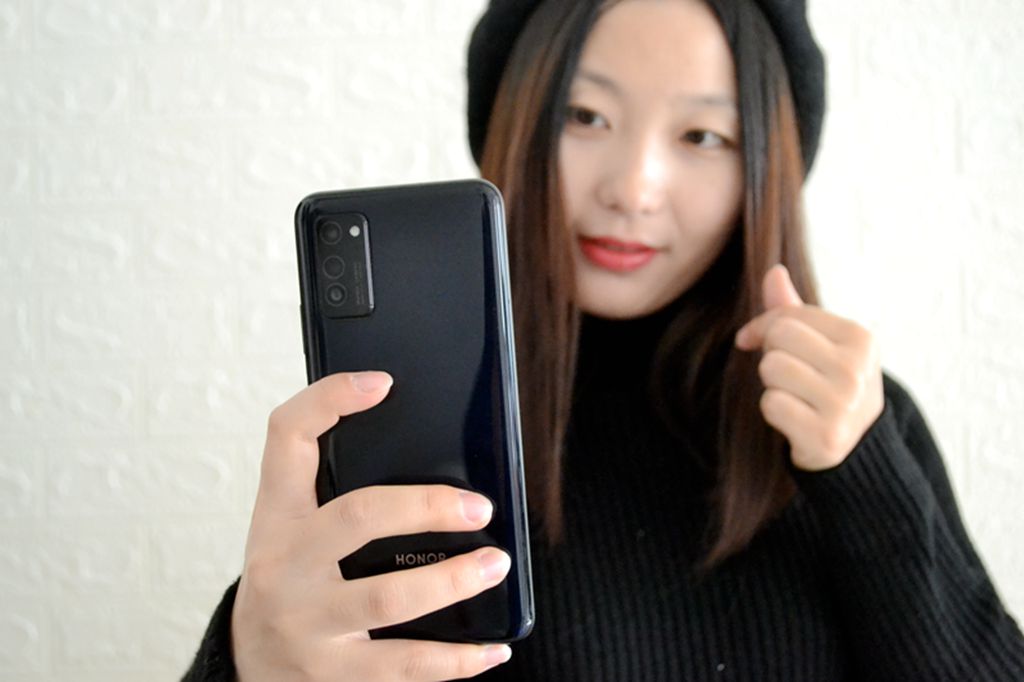 荣耀宣布发布1000元以下的5g手机,5g手机芯片市场上演五强争霸