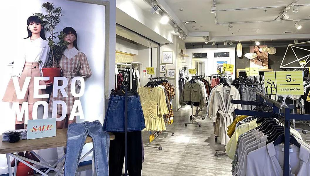 濂宠only鍜寁eromoda,娴佹按鐨勫コ涓婚搧鎵撶殑姝﹁棌