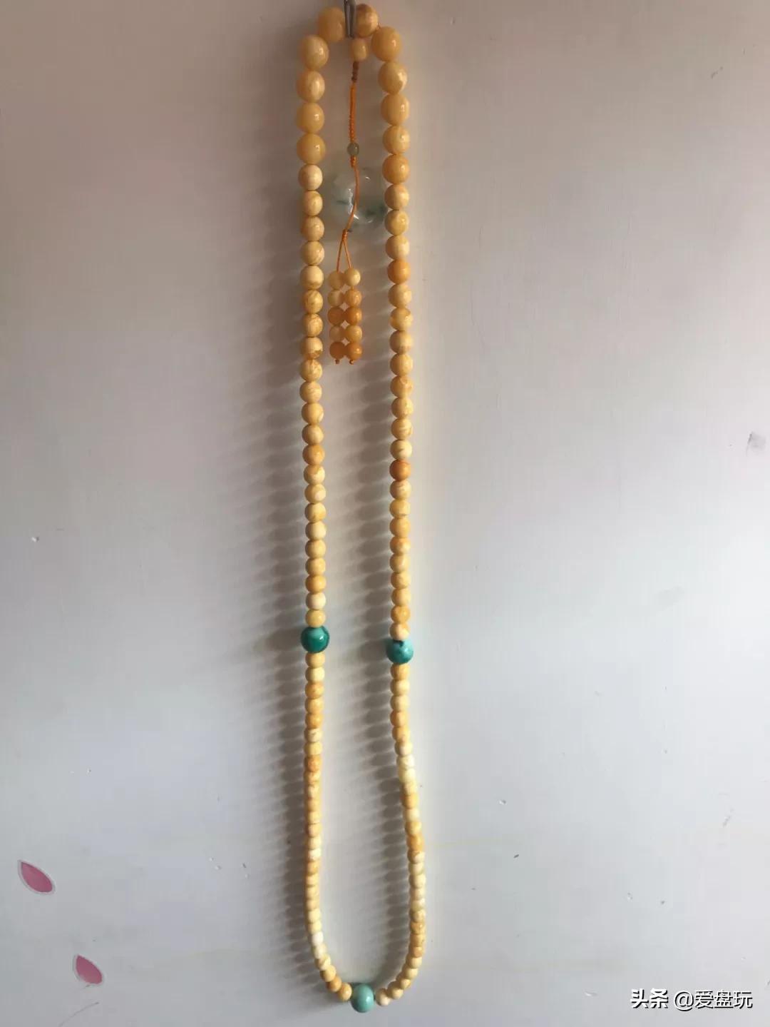 蜜蜡里面的白花越来越明显,蜜蜡白花变色的过程