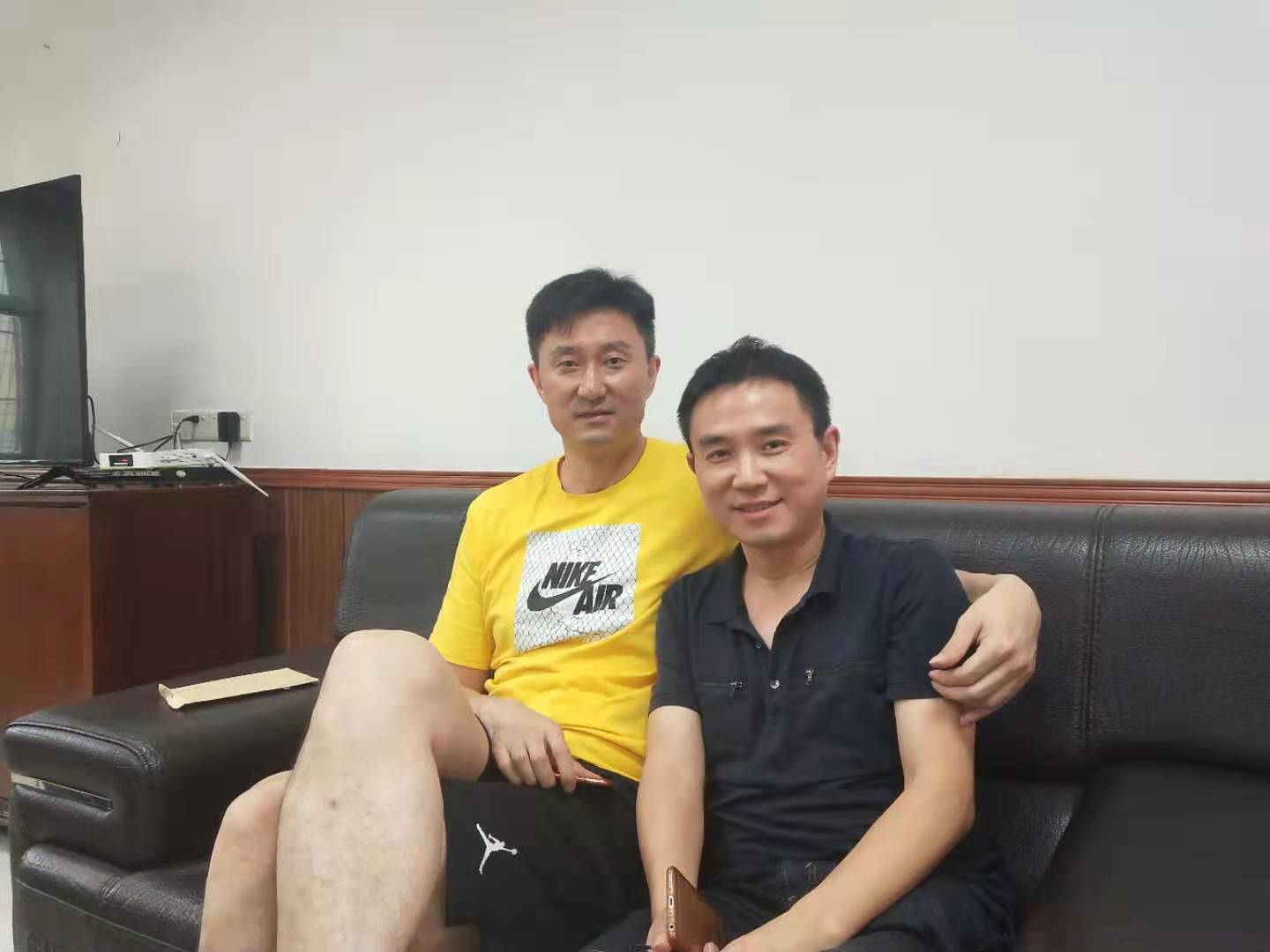 宏远杜锋新阵容,宏远年轻人上场比赛杜锋的无奈