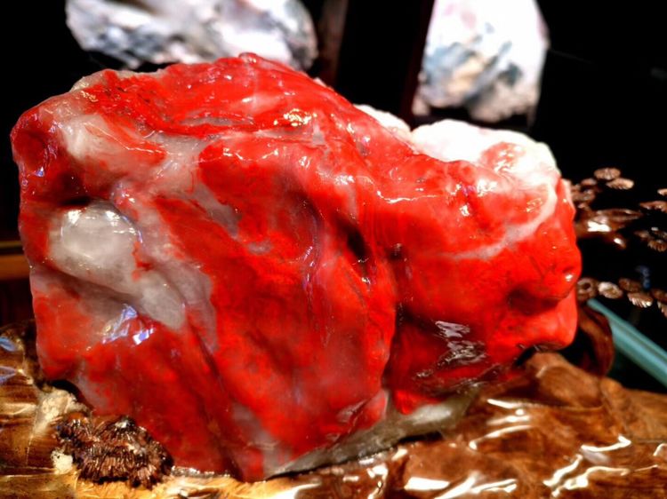 桂林鸡血石大红袍,桂林红玉堂鸡血玉