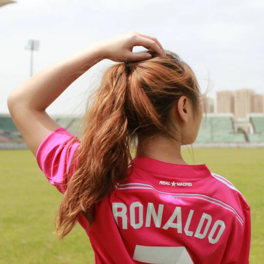 【足球头像】超美女生足球头像！