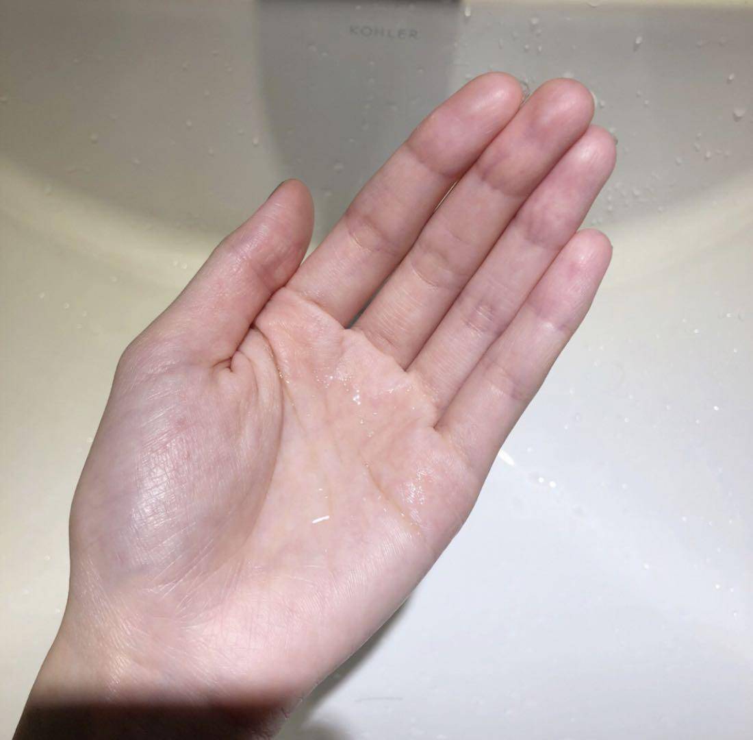 女士头发又细又黄油腻,又黄又软的头发