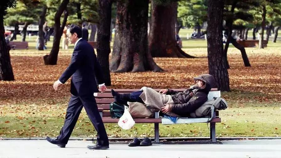 穷人的穷字能组什么词,穷人的穷字怎么组词二年级