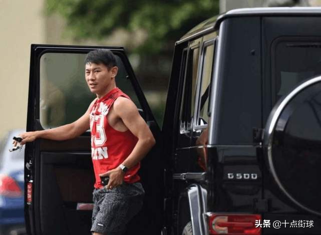 中国中甲职业足球运动员收入,中国足球中超球员年薪