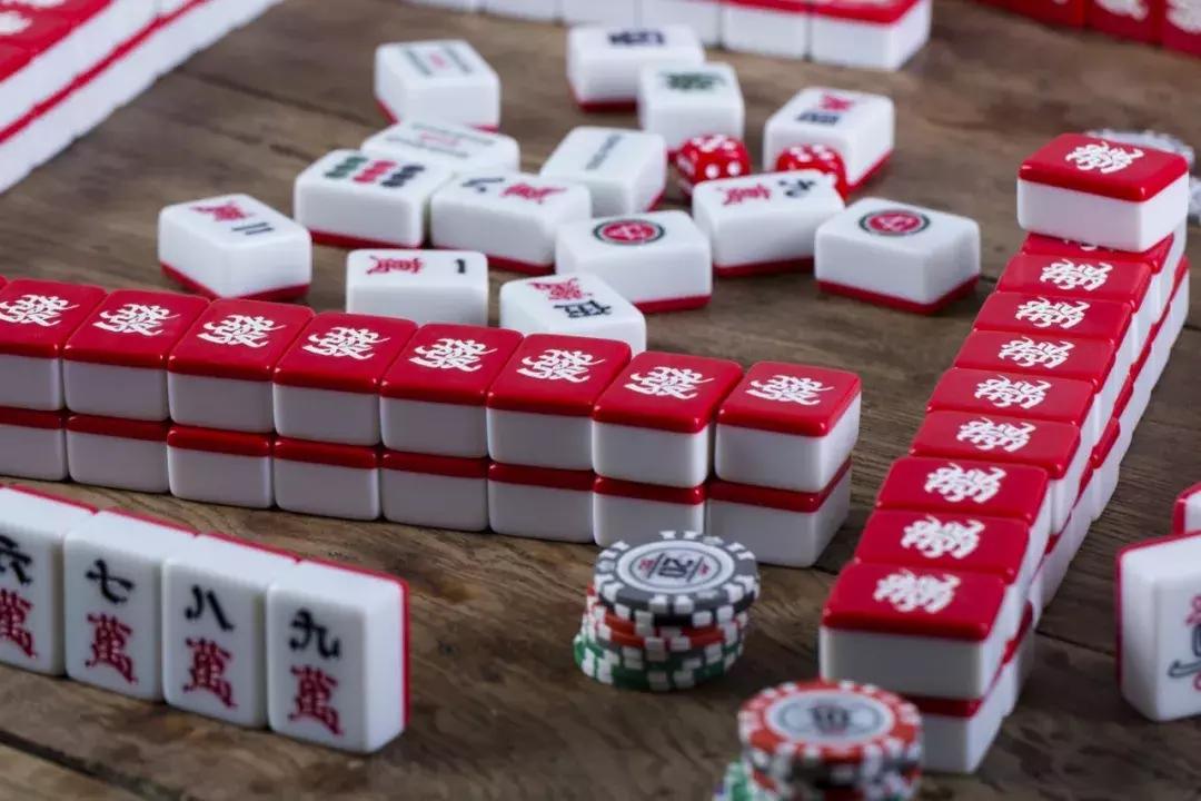 OFFWAY《潮人新春剁手指南》：是时候为“新年限定”平反了！