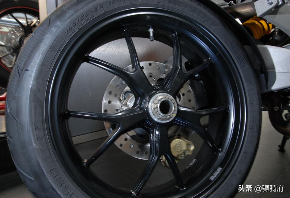 杜卡迪monster79516款,杜卡迪monster797首次亮相