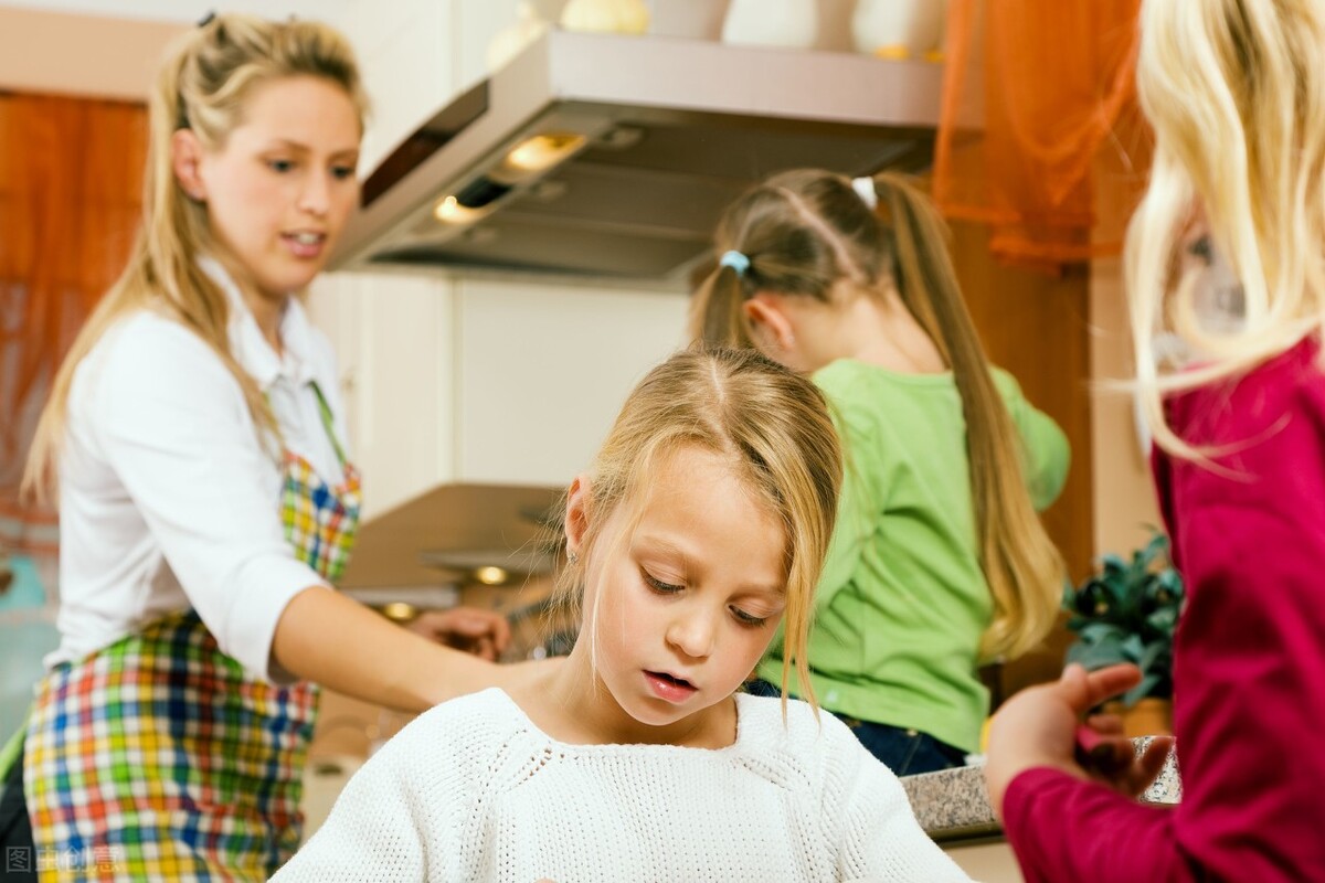 我翻了6千条评论，找了38个故事，为你呈现真实的中国姐弟关系