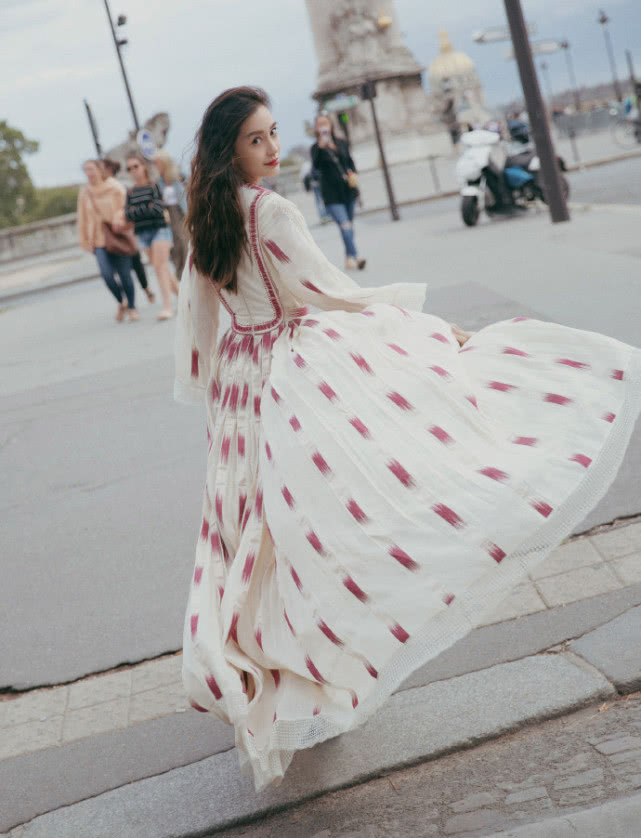 杨颖巴黎造型,杨颖巴黎时装秀视频大全