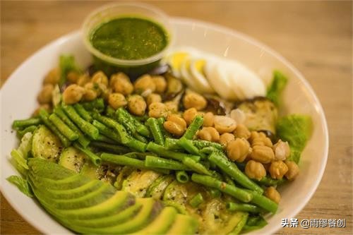 县城开轻食店创业项目有哪些,90后创业开轻食店