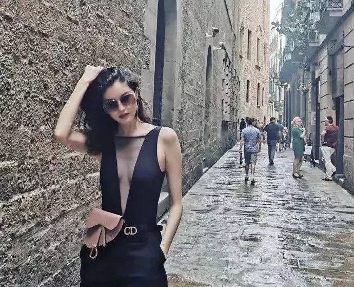 明星街拍包包香奈儿经典款,盘点街头出镜率最高的10款包包