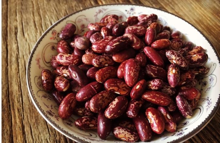 晚饭不知道吃啥清淡点,软糯香滑的大碴子粥