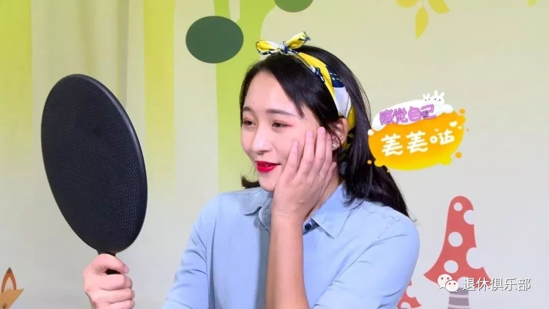 适合秋天用的丝巾,秋天的丝巾女装的怎样围才好看