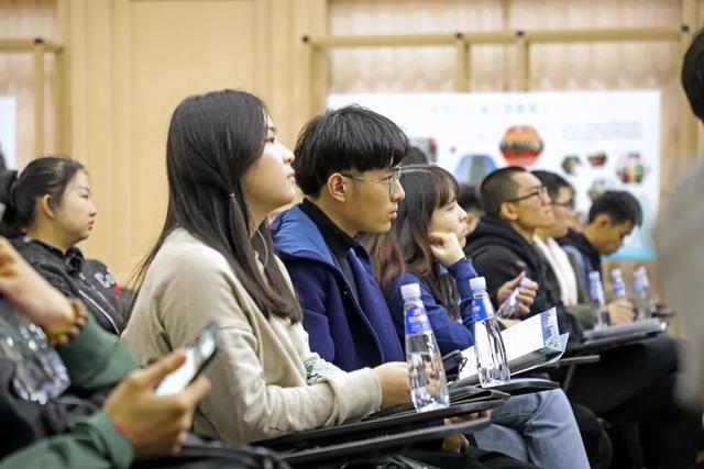 应届毕业生签了三方协议有何利弊,应届毕业签了三方协议还能再选吗