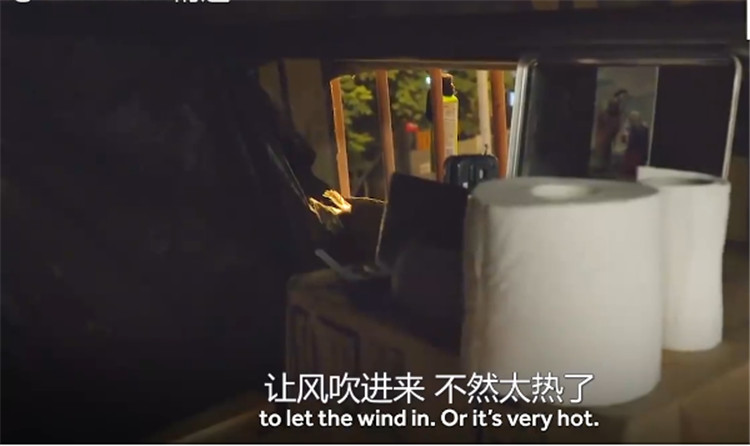 香港住笼屋的人有没有安家在大陆,在香港住笼屋的人有多少