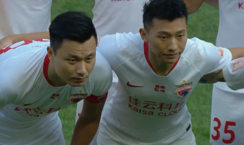 郜林停球失误成助攻,郜林精彩停球过人