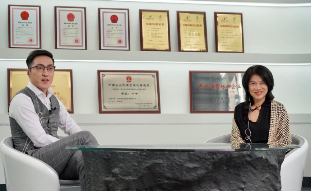 罗永浩的手下败将，摇身一变成为格力董明珠的接班人？