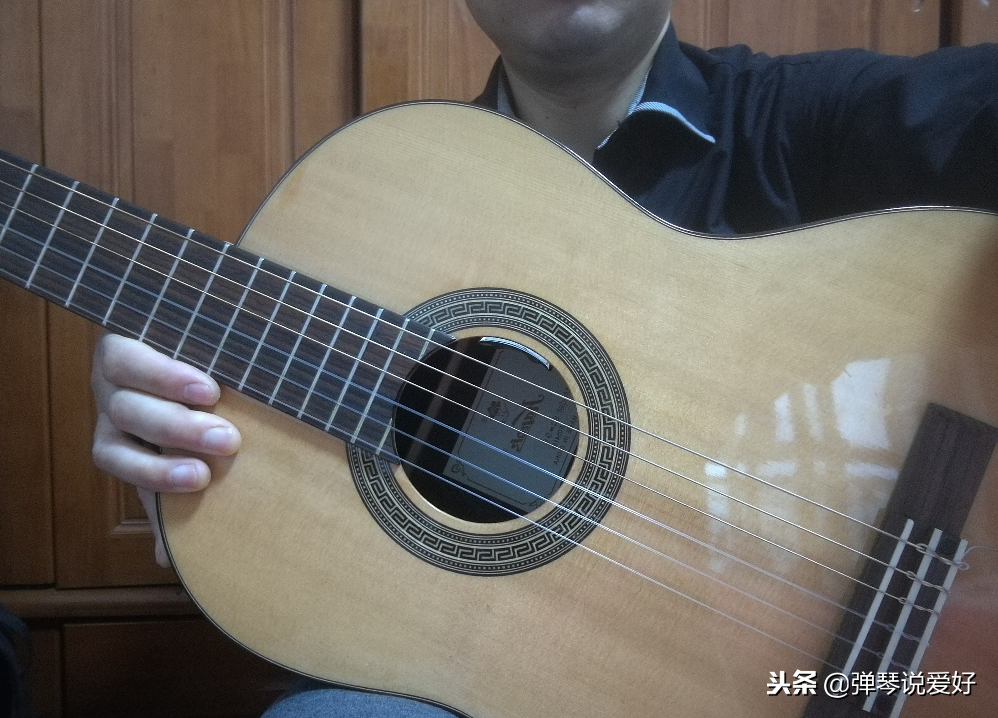 吉他基本功每日必练100个练习,吉他右手怎么扫弦基本功每日必练