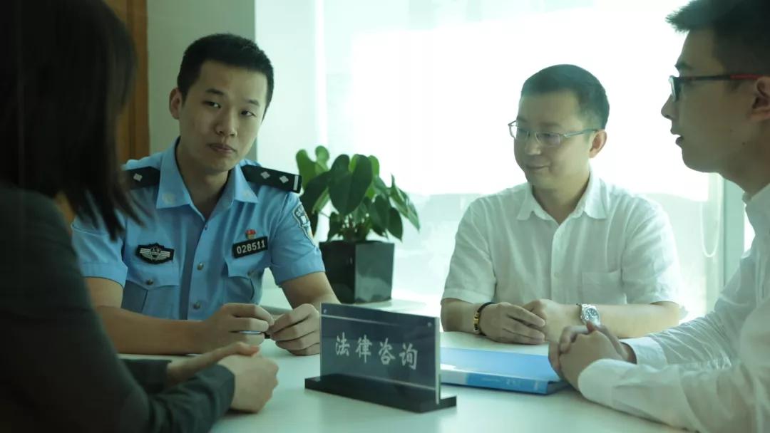 吕其明七一勋章海报,吕其明获七一勋章作品