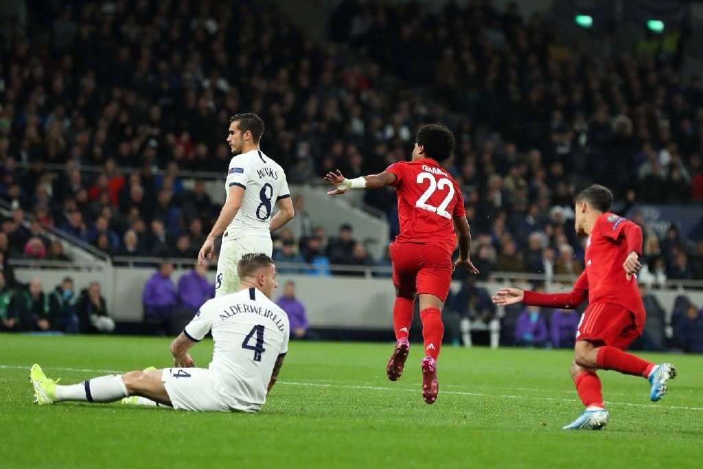 大爆发！24岁妖星上演大四喜打爆欧冠亚军，成C罗之后第1人