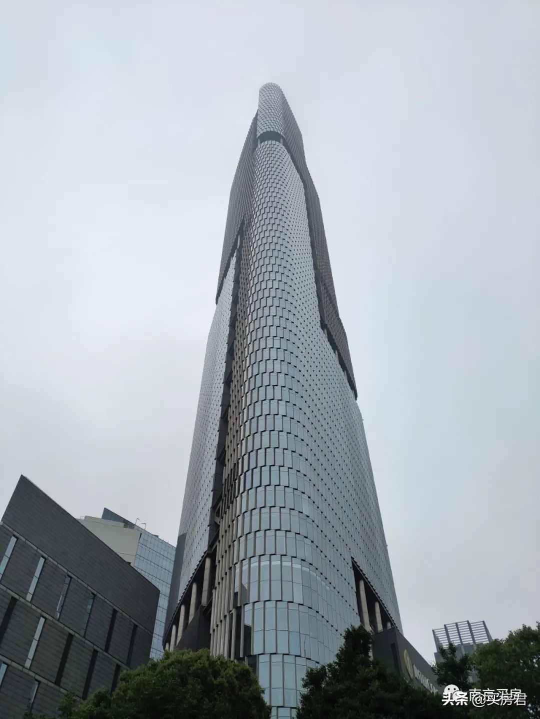 紫峰大厦为什么很冷清,怎么去紫峰大厦观光层