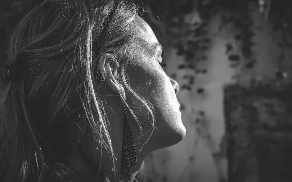 警惕“杀猪盘”,你以为的爱只是一场*局骗**