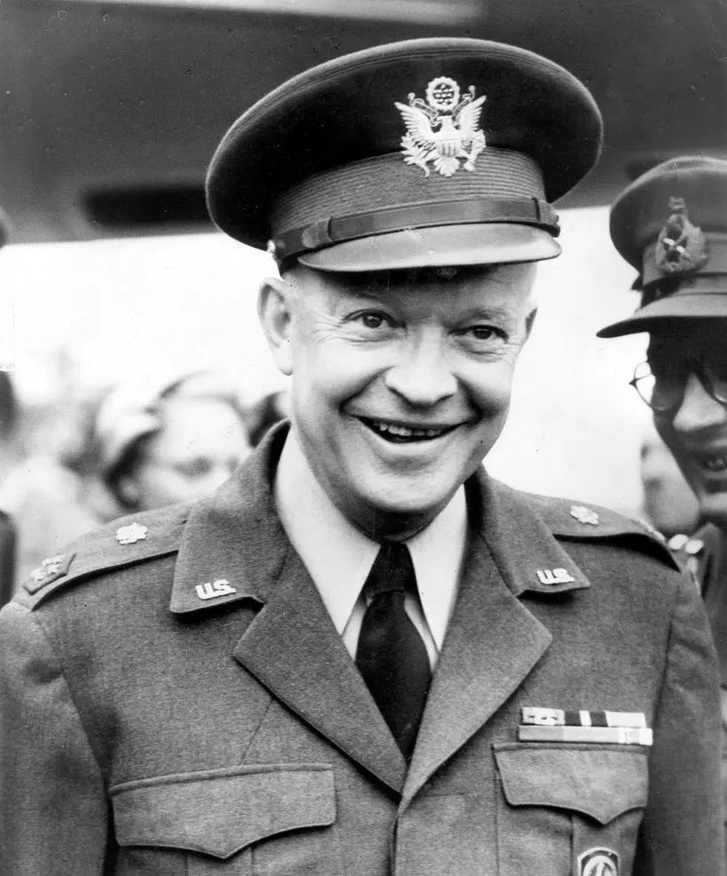 历史上的今天——1890年10月14日，美国五星上将艾森豪威尔出生