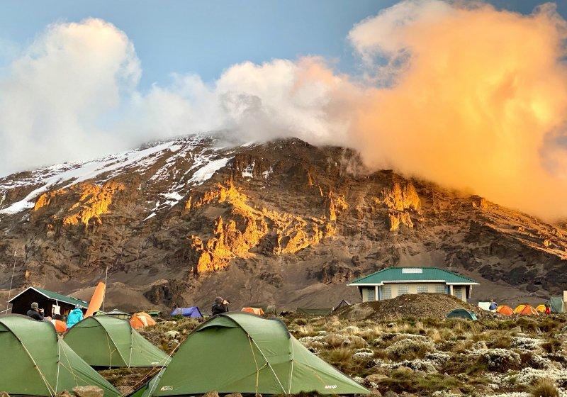 登上非洲之巅乞力马扎罗山，瑞士Odlo奥递乐保暖内衣实测