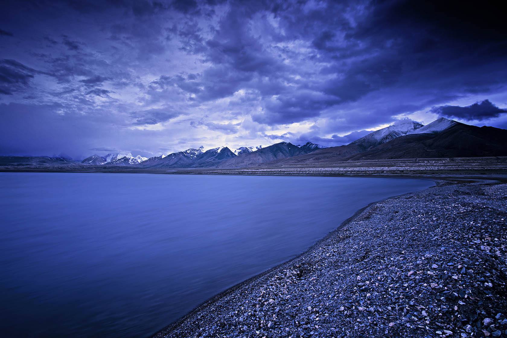 希夏邦马峰旁边是珠峰吗,希夏邦马峰和珠穆朗玛峰