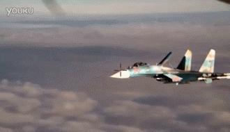 即使机毁人亡，也要找刺激！为何俄飞行员总爱杂耍式飞行选技巧