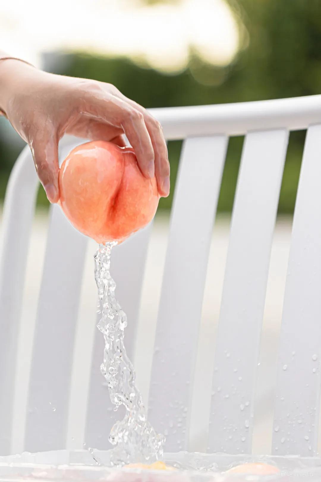 水果怼怼怼怼怼到爆汁，这家“超给力”的水果茶，6.3元限时喝