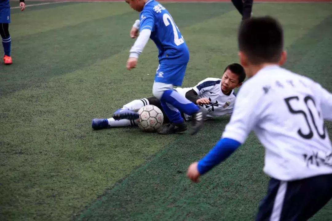 脚下过才叫真本事新希望俱乐部足球小将们出击！