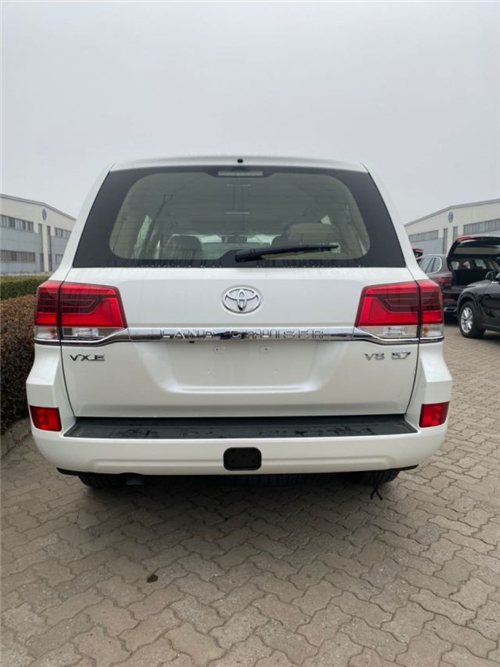 丰田陆地巡洋舰5700街拍,陆地巡洋舰2020款5700改装