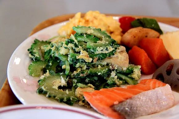 出走冲绳|有一种海水的蓝，叫做果冻蓝