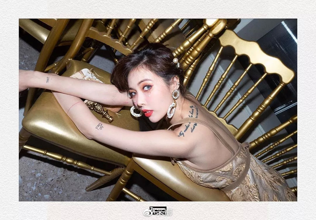 泫雅ins晒美照,泫雅携新作品回归