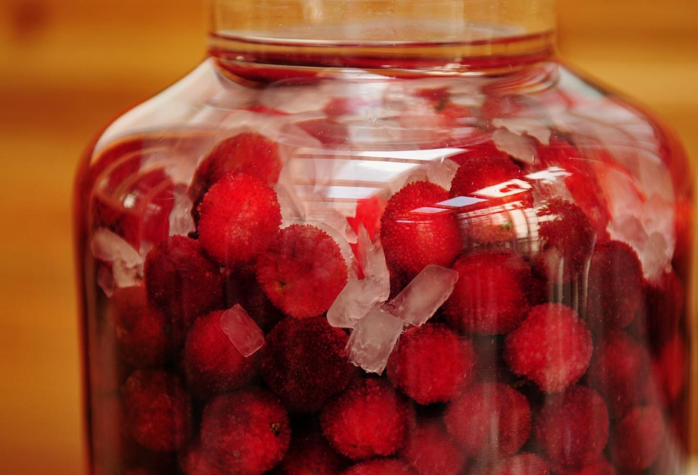 杨梅直接吃怎样才不酸,杨梅怎么泡杨梅酒