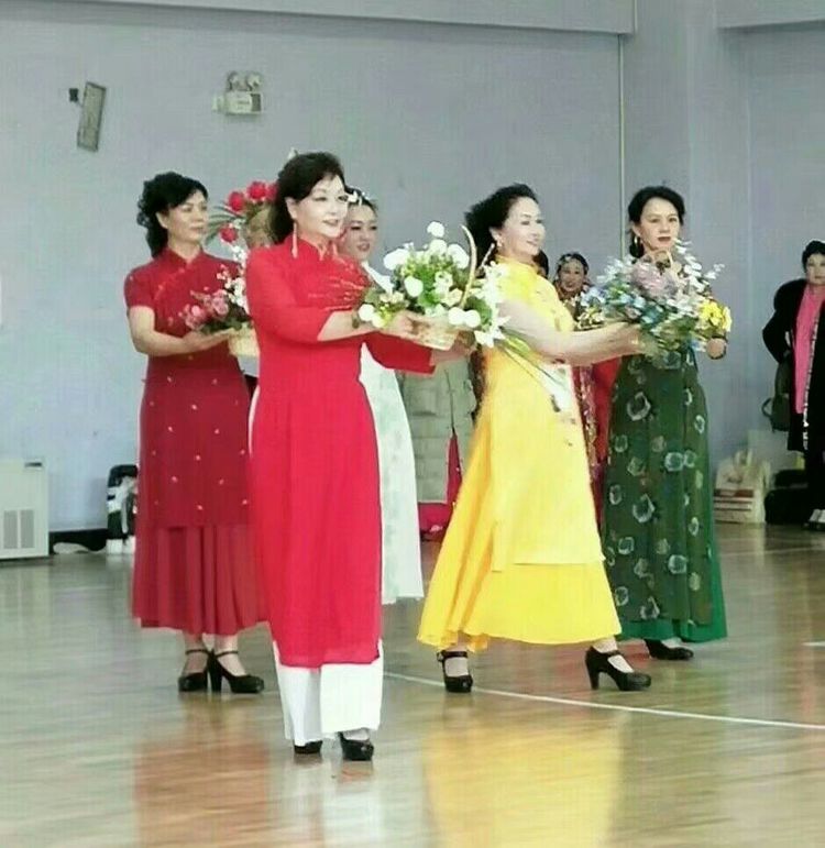 百合艺术团舞蹈视频,百合镇舞蹈队表演视频