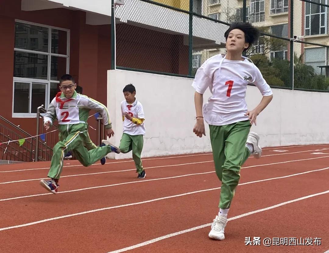 运动健儿在赛场上奋勇拼搏的英姿,奋力拼搏赛出风采