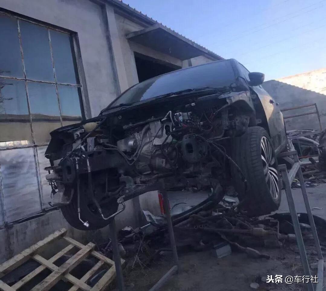 迈腾3.0tv6旗舰版拆发动机,最新六缸3.0迈腾